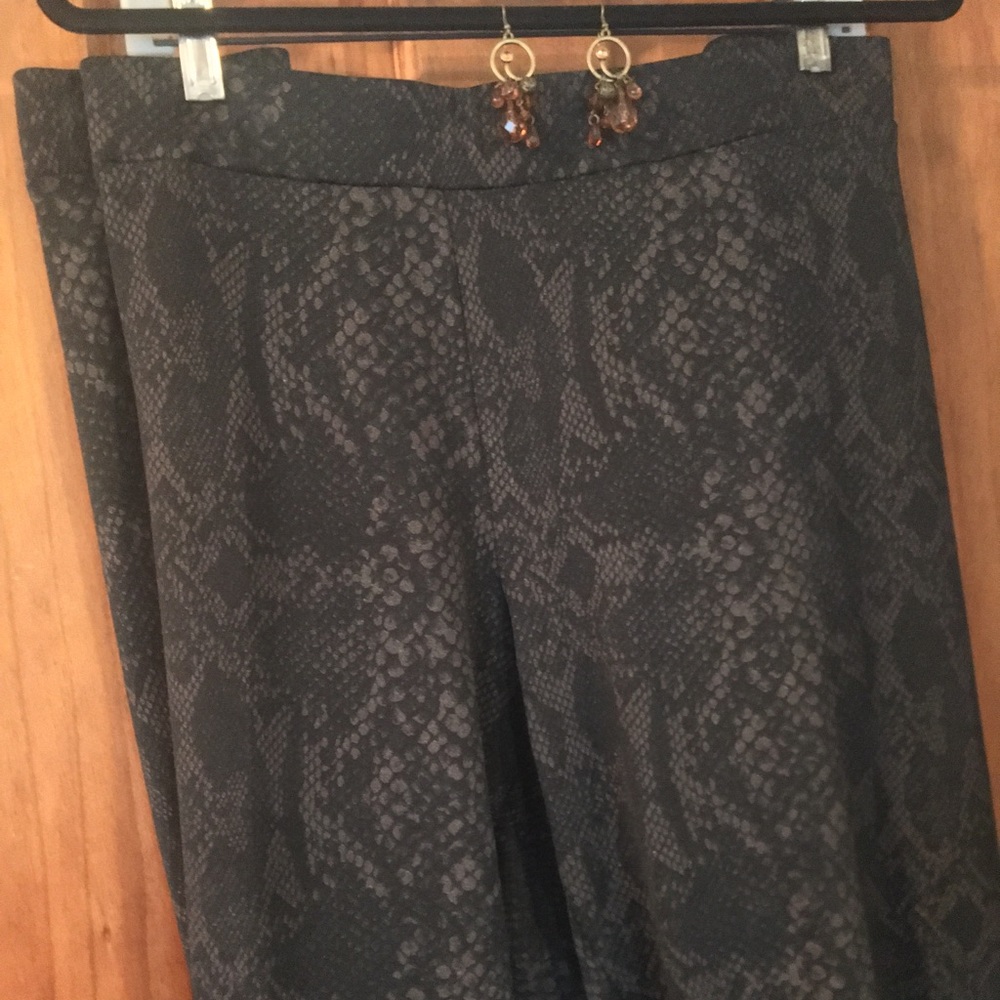 Comfy PS Pants w snake print. Plus FREE Earrings!